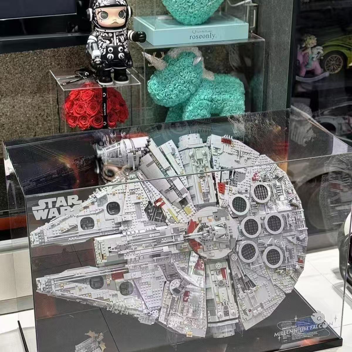 Millennium Falcon  （ Star Wars）75192pcs