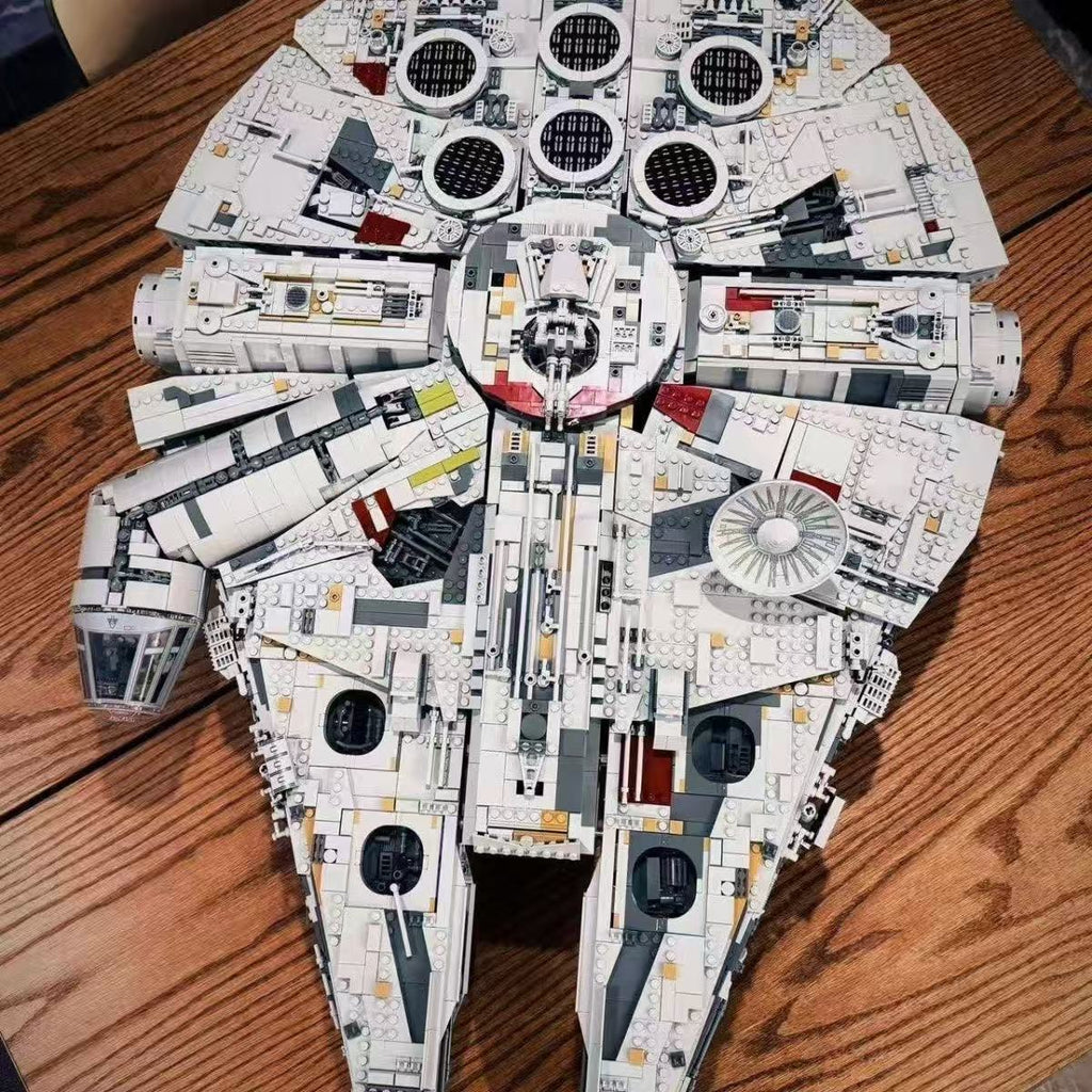 Millennium Falcon  （ Star Wars）75192pcs